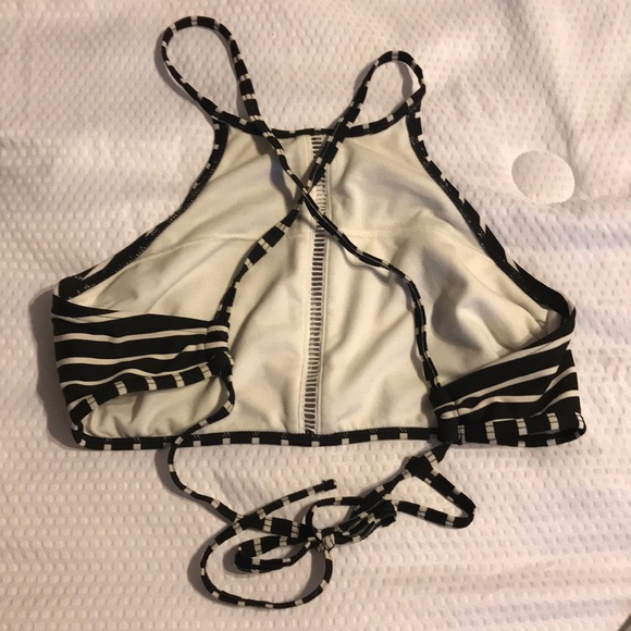 Black and White striped bikini top - Picture 2 of 3
